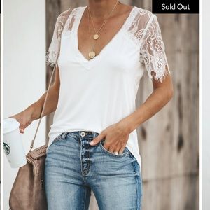 Vici lace sleeve vneck